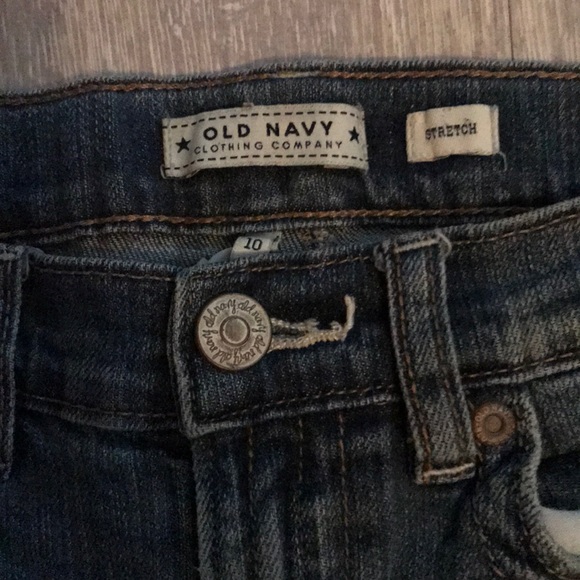 Old navy clothing company stretch - Picture 2 of 3